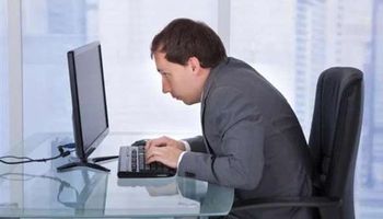 الدكتور أحمد الأنصاري محافظ الفيوم