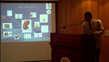  الدكتور أسامة إبراهيم الشحات، استشاري أمراض وزراعة الكلى