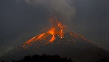 ارتفاع عدد قتلى ثوران بركان في نيوزيلندا الشهر الماضي إلى 20 شخصا