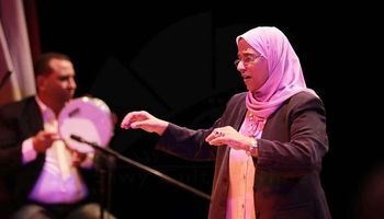 اول سيدة تقود الأوركسترا لفرقة موسيقية ببني سويف 