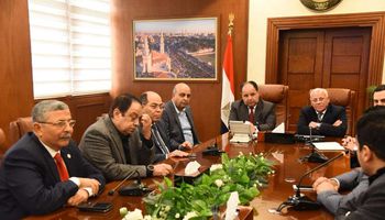 جولة ميدانية لوزير المالية لبورسعيد