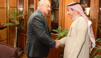 رئيس جامعة أسيوط يلتقى بالمستشارالثقافى للكويت 