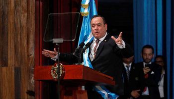 رئيس جواتيمالا الجديد أليخاندرو جياماتى