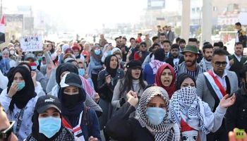 آلاف الطلاب في العراق ينضمون للاحتجاجات في النجف والبصرة (RT )