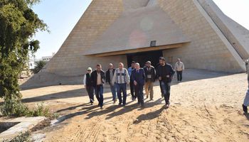 محافظ المنيا يتفقد مشروع إنشاء المتحف الآتوني