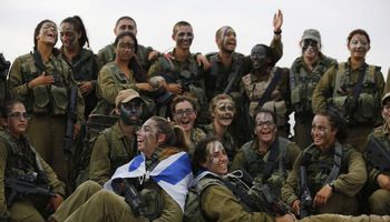 الجيش الإسرائيلي يستعد لنشر كتائب دبابات نسائية