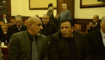 محمد فؤاد ومحمد لطفي في عزاء حسني مبارك 