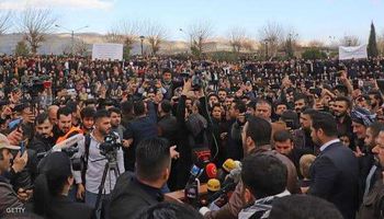 أكراد العراق يتظاهرون في ساحة آزادي وسط السليمانية