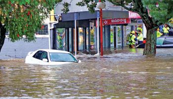 إجلاء مئات الأشخاص بسبب الفيضانات في نيوزيلندا