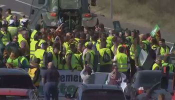 احتجاجات مزارعي اسبانيا (AP)