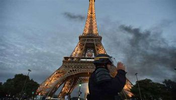 بسبب الاحتجاجات.. فرنسا تعلن إغلاق برج إيفل أمام الزوار