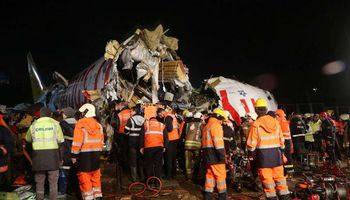 تحطم طائرة ركاب بمطار صبيحة بإسطنبول التركية (REUTERS )