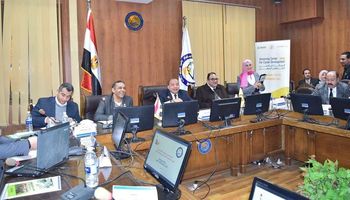 جانب من الاجتماع بجامعة بني سويف 