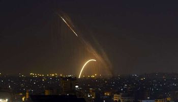 جيش الاحتلال الإسرائيلي يزعم سقوط ثلاثة صواريخ أطلقت من غزة في النقب الغربي
