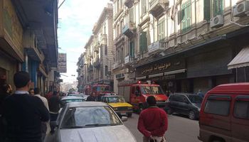 حريق داخل محل موبيليا شهير بالإسكندرية