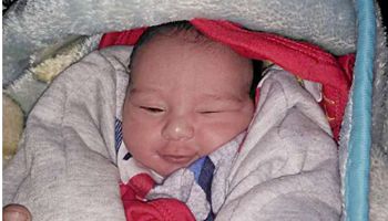 ـم تترك طفلها داخل مسجد بالسويس