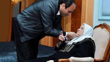 الرئيس السيسي يوجه التحية لكل الأمهات المصرية في عيد الأم