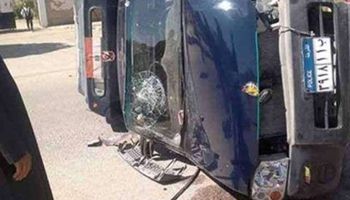 إصابة نقيب وملازم ومجندين في انقلاب سيارة شرطة بقنا