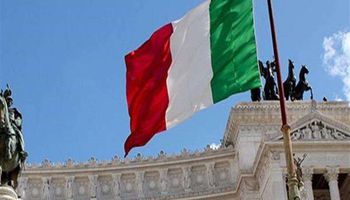 ايطاليا تغلق تقريبا جميع المنشآت الصناعية لمدة 15 يوما لمكافحة كورونا