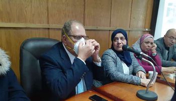 خلال الندوة بمستشفى جامعة بني سويف 