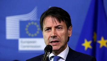 رئيس الوزراء الإيطالي يؤكد إغلاق لومبارديا والأقاليم الشمالية للبلاد