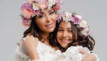 فوتوسيشن داليا البحيري وإبنتها في عيد الأم
