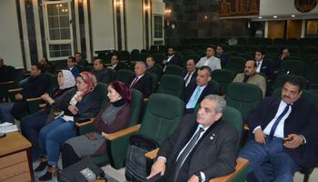 لقاء مخافظ الغربية مع الاحزاب