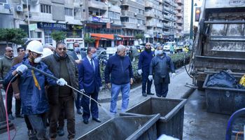 محافظ الإسكندرية يشدد علي مداومة تطهير صناديق القمامة 