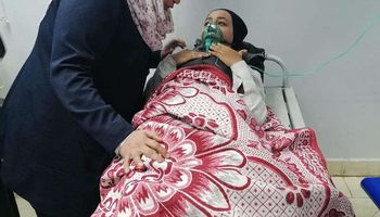 نائبة المحافظ تتطمئن علي حالة الطالبات
