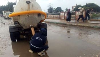 نشر معدات اماكن تجمعات مياه امطار بالمحافظات