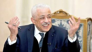 وزير التعليم عن حذف المناهج" الوزارة وعدت ونفذت"