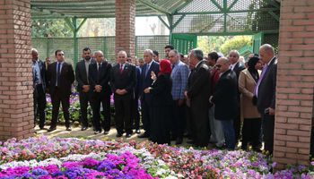 وزير الري يفتتح معرض الزهور