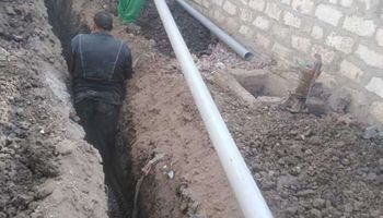 مليون و400 ألف جنيه لمد خطوط مياه لقرى مركز سمالوط بالمنيا