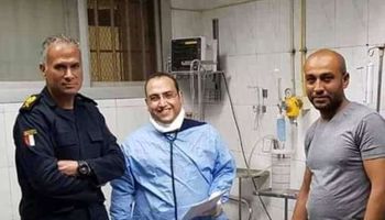 اللواء احمد حجازي مدير إدارة الدفاع المدني ينقذ طفلة باسيوط أثناء الحظر 