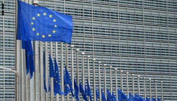 المفوضية الأوروبية تأمل في التوصل إلى لقاح لفيروس كورونا بنهاية العام الجاري
