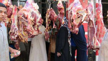 سوق الخضار واللحمه بشارع رياض 