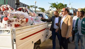 محافظ اسوان يرسل مساعدات للسودانيين 