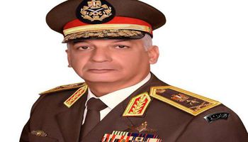 وزير الدفاع فى رسالة طمأنة للمصريين : القوات المسلحة سياج منيع
