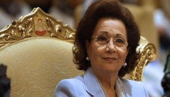 سوزان مبارك تتلقى معايدة في عيد الأم