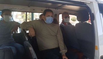  محافظ القاهرة " سحب تراخيص سيارات السرفيس والأجرة حال عدم التزام السائق بارتداء الكمامة" 