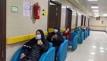 مستشفيات العزل في الأقصر تسجل خروج 10 حالات تم تعافيهم من فيروس كورونا 