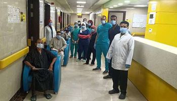 مغادرة 11 مستشفى العزل في الأقصر بعد تعافيهم من فيروس كورونا 