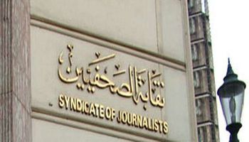 نقابة الصحفيين: وفاة رئيس تحرير جريدة الأخبار متأثرا بإصابته بـ"كورونا"