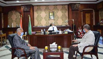 محافظ المنيا يستقبل السكرتير العام الجديد لمباشرة مهام عمله