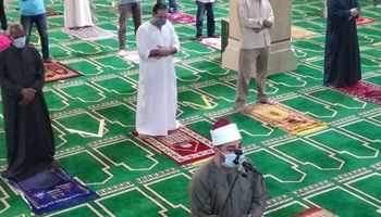 التزام أهالى كفر الشيخ بالإجراءات الاحترازية فى أول أيام فتح المساجد