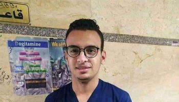 ابو بكر محمد، فنى تمريض مستشفى جامعة بني سويف 