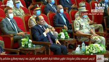 السيسي: "لم يتصدى أحد لمشاكل الزحام والبناء في القاهرة منذ عام 2002"