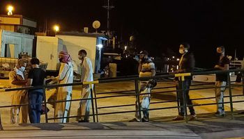 وزير النقل يتابع وصول 275 مصريا بميناء سفاجا بعد عودتهم من السعودية