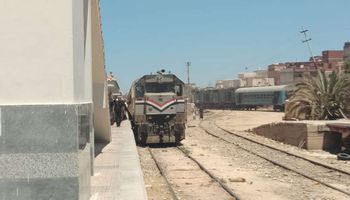 إصابة شاب سقط من القطار بنجع حمادي .. أرشيفية