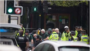 "ليس إرهابيا".. الشرطة البريطانية تكشف تفاصيل حادث طعن بوسط لندن